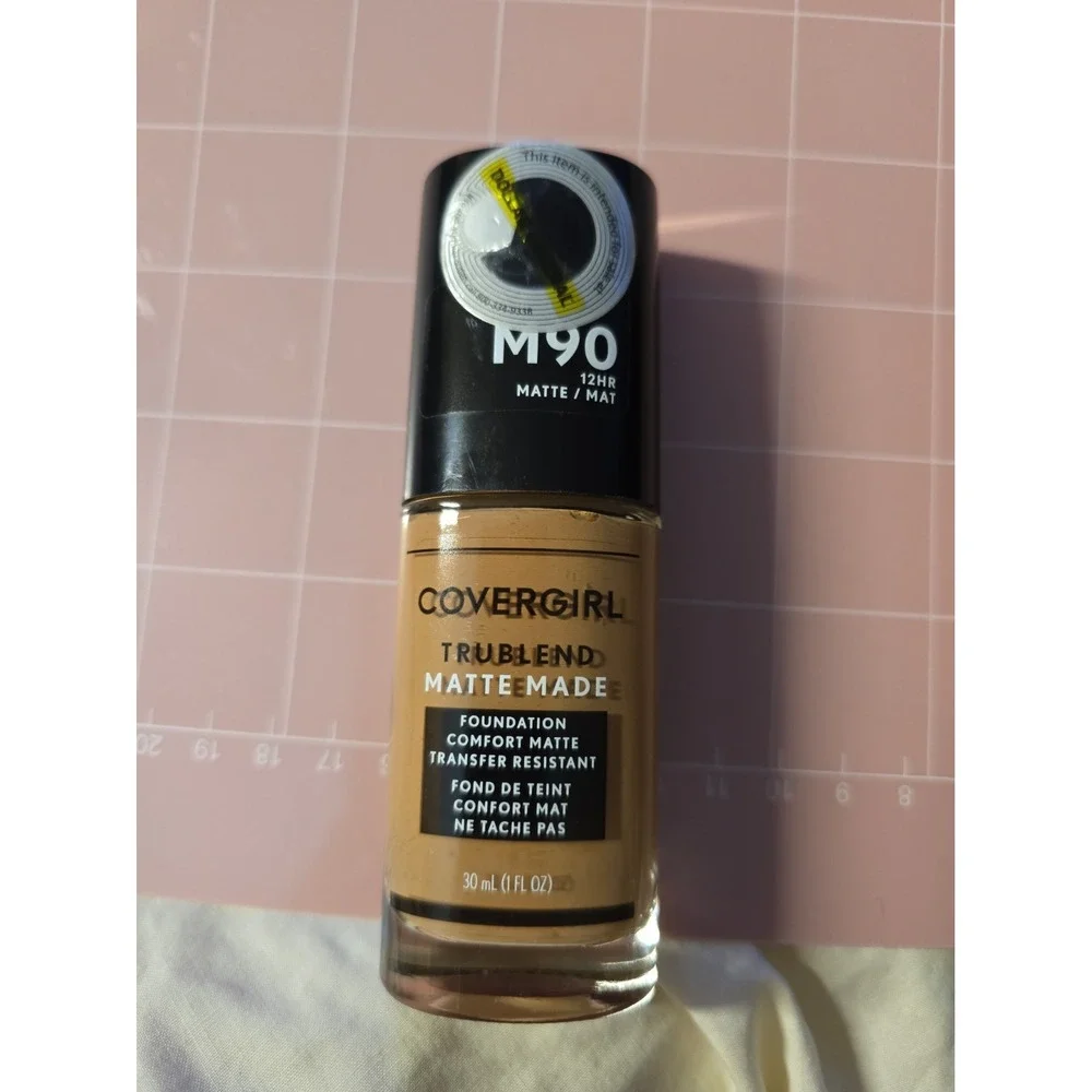 Covergirl Trublend Matte Made Liquid Foundation Glass Bottle M90 Perfect Beige